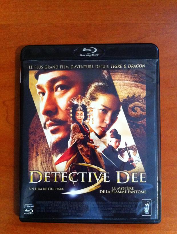 DETECTIVE DEE