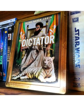 El Dictador en casita (gracias Odin75 por el aviso) 