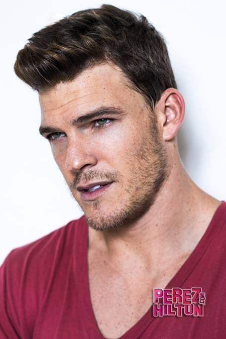 Alan Ritchson candidato para ser el villano de La bella y la bestia.