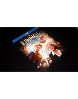 Fringe Temporada 3 de Ebay.es por 6,50€ (francesa con castellano)