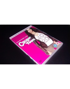 Cougar Town T1 UK con castellano de Ebay por 3,20€