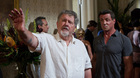 Walter-hill-dirigiendo-a-stallone-en-una-bala-en-la-cabeza-c_s