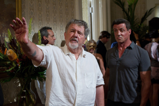 Walter Hill dirigiendo a Stallone en "Una Bala En La Cabeza"