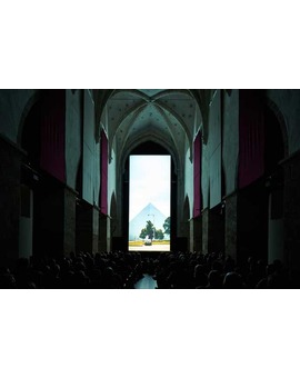 ¿CINE EN VERTICAL? ¿Una nueva moda ...o un próximo futuro para las películas?