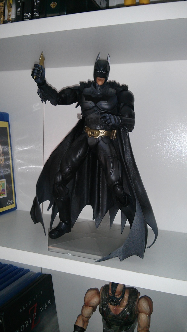 figura batman con mas detalle play arts kai dark knight trilogy