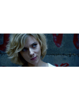 LUCY (Crítica) Totalmente...absurda...