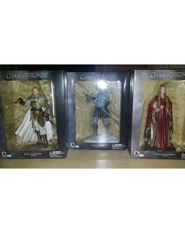 Tres figuras más para la colección