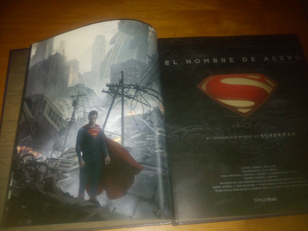 Reportaje fotográfico de : El hombre de acero ( el legendario mundo de SuperMan) 2/15