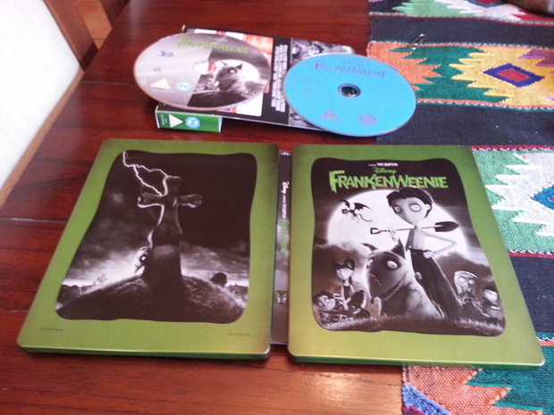 Walt Disney Tim Burton Frankenweenie Steelbook Edición UK Blu-ray Con Audio Castellano Zavvi Exclusivo Carátula Y Contraportada Exterior.