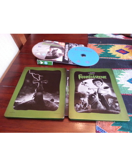 Walt Disney Tim Burton Frankenweenie Steelbook Edición UK Blu-ray Con Audio Castellano Zavvi Exclusivo Carátula Y Contraportada Exterior.