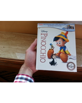 Pinocho Edición Firmada estadounidense de Walt Disney Nueva Exclusiva con idioma español incluido Año 2017