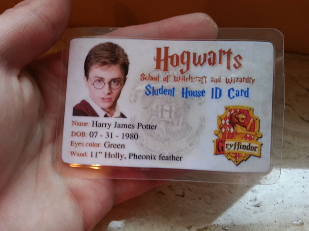 La réplica del carnet de estudiante de Hogwarts de Harry Potter