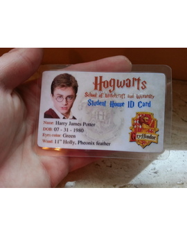 La réplica del carnet de estudiante de Hogwarts de Harry Potter