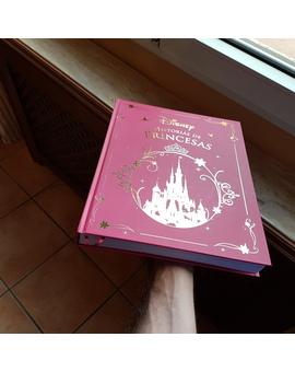 El libro cuento de Historias de princesas de Walt Disney