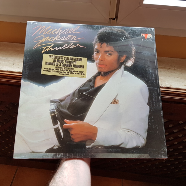 Disco de vinilo de la primera edición estadounidense del album Thriller de Michael Jackson de 1982 nuevo
