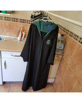 Réplica de la túnica de mago de Slytherin de la saga Harry Potter de CINEREPLICAS