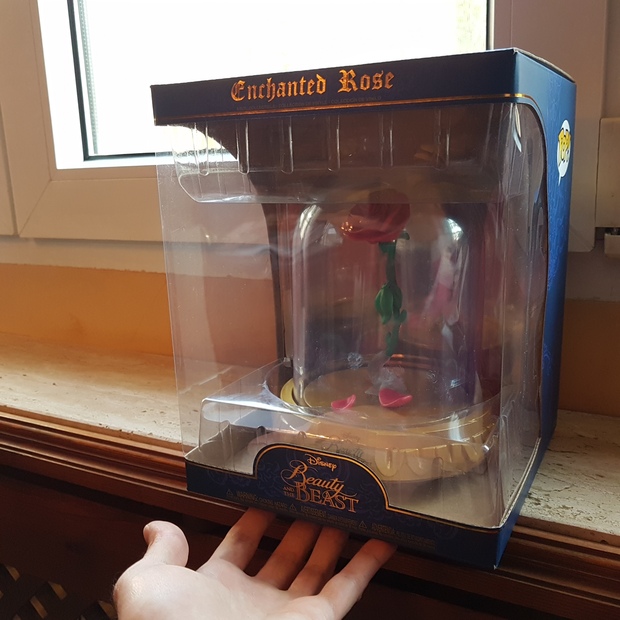 Réplica a tamaño medio de La Rosa Encantada de La Bella y la Bestia de Walt Disney de 1991