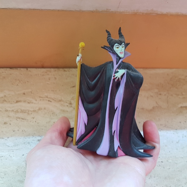 Figura de Maléfica de La bella durmiente de Walt Disney