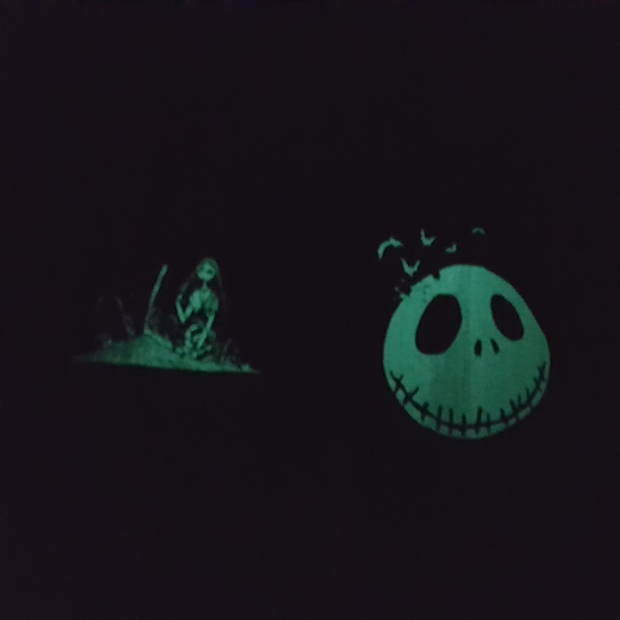 Pesadilla antes de Navidad de Tim Burton y Walt Disney Blu-ray con brillo completo en la oscuridad