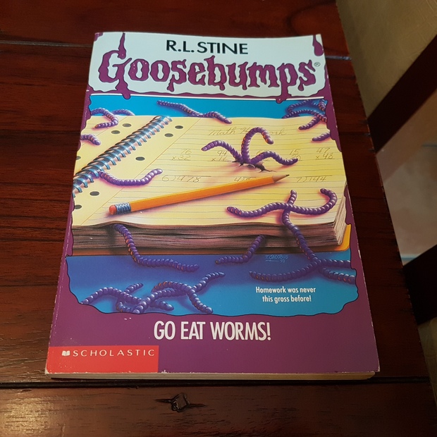 R.L.Stine Pesadillas ¡Vete a comer gusanos! edición de U.S.A.