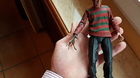 Figura-de-fred-o-freddy-krueger-de-pesadilla-en-elm-street-1984-de-neca-fuera-de-la-caja-c_s