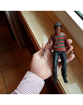  Figura de Fred o Freddy Krueger de Pesadilla en Elm Street 1984 de Neca del año 2014