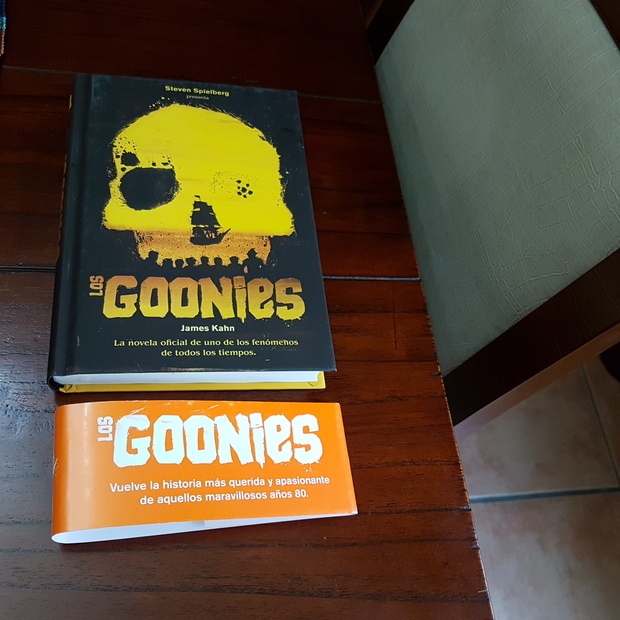 Libro de Los Goonies de Steven Spielberg y James Kahn