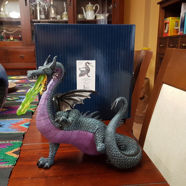 Figura Maléfica dragón La Bella durmiente de Walt Disney de 1959