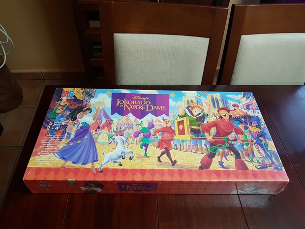 Juego de mesa de El Jorobado de Notre Dame de Walt Disney del año 1996 precintado