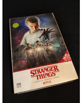 Stranger Things: Season 1 Collector's Edition (4K/UHD + Blu-Ray - USA) - Foto 01