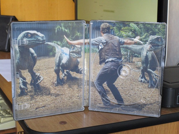 Interior del steelbook de Jurassic World