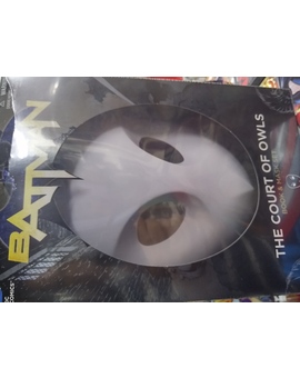 Mascara Batman Ouls encontrada en libreria con libro