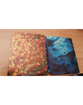 Buscando a Dory steelbook abierto