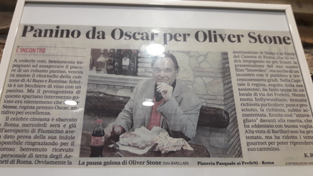 Cenando en la misma mesa que...