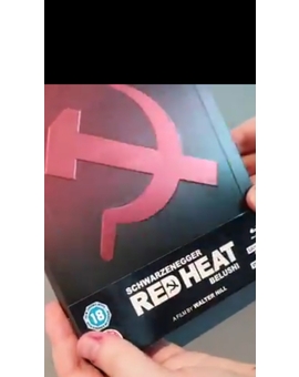 Steelbook con relieves y marco
