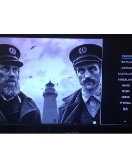 Confirmación de castellano en el steelbook de El Faro