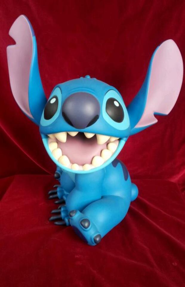JAJA, STITCH.
