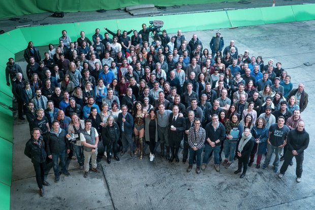 Wonder Woman, foto con todo el equipo