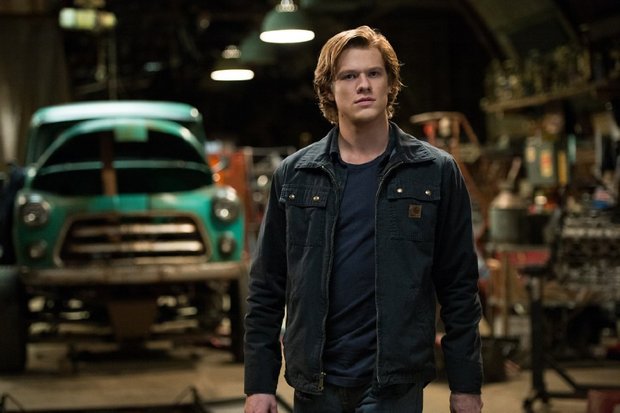 Monster Trucks, trailer con Lucas Till y Jane Levy 