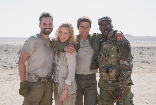 The Mummy (La Momia), foto de grupo en el set de Namibia