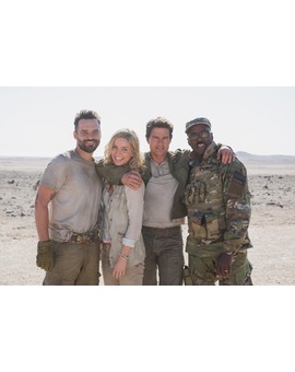 The Mummy (La Momia), foto de grupo en el set de Namibia