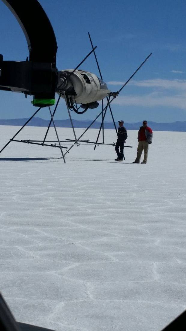 El Episodio VIII (The Last Jedi) habría rodado en junio en el Salar de Uyuni de Bolivia e imagen de una cabina de una nave en dicho lugar