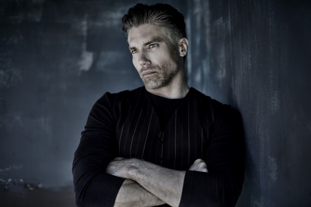Anson Mount (Hell on Wheels: Infierno sobre Ruedas) será Rayo Negro en Los Inhumanos de Marvel