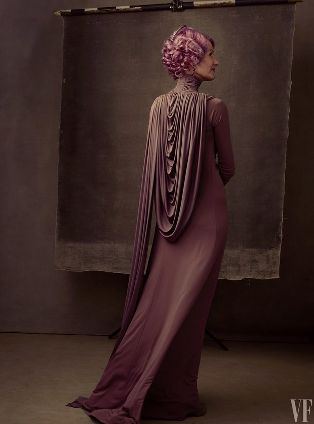 Laura Dern como Vice Almirante Amilyn Holdo