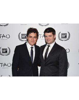 Phil Lord y Chris Miller despedidos de la película de Han Solo   por diferencias en la visión y estilo con Kathleen Kennedy y el guión de Lawrence Kasdan (según parece); Ron Howard o Joe Johnston pueden reemplazarlos
