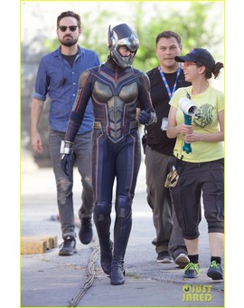 Fotos del rodaje de Ant-Man and the Wasp con mejor vistazo al traje de la avispa y al personaje de Walton Goggins