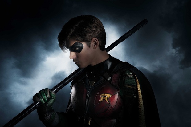 Primer vistazo a Brenton Thwaites como Dick Grayson en TITANS