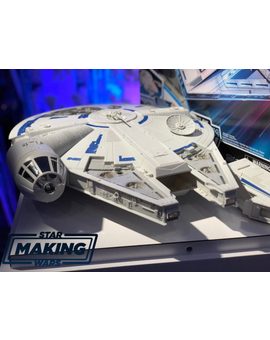 Figuras y juguetes de Solo - Una Historia de Star Wars, con vistazo a la cápsula  desacoplable del Halcón y un nuevo crucero espacial imperial basado en uno de los primeros diseños barajados 
