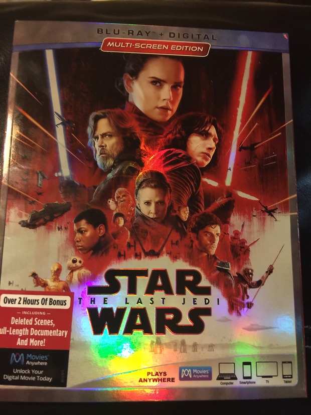 Vistazo a la funda de la edición americana de Los Últimos Jedi