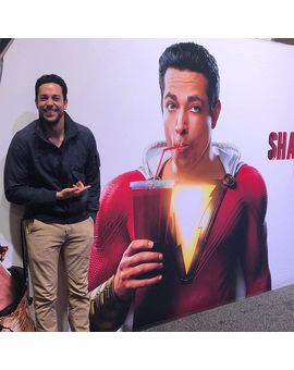 Póster promocional de Shazam!